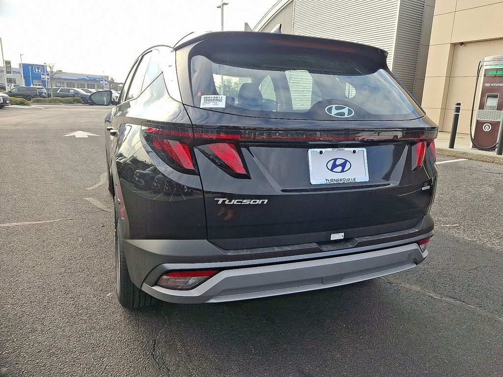 2025 Hyundai Tucson SE 3