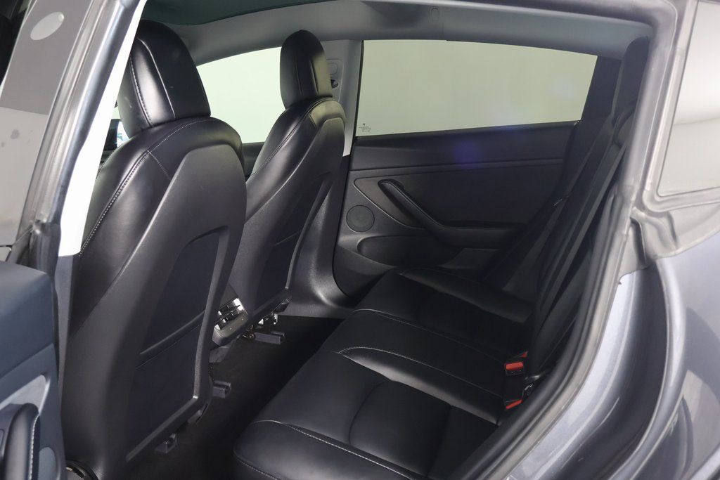 Thumbnail: 2021 Tesla Model 3 - 11