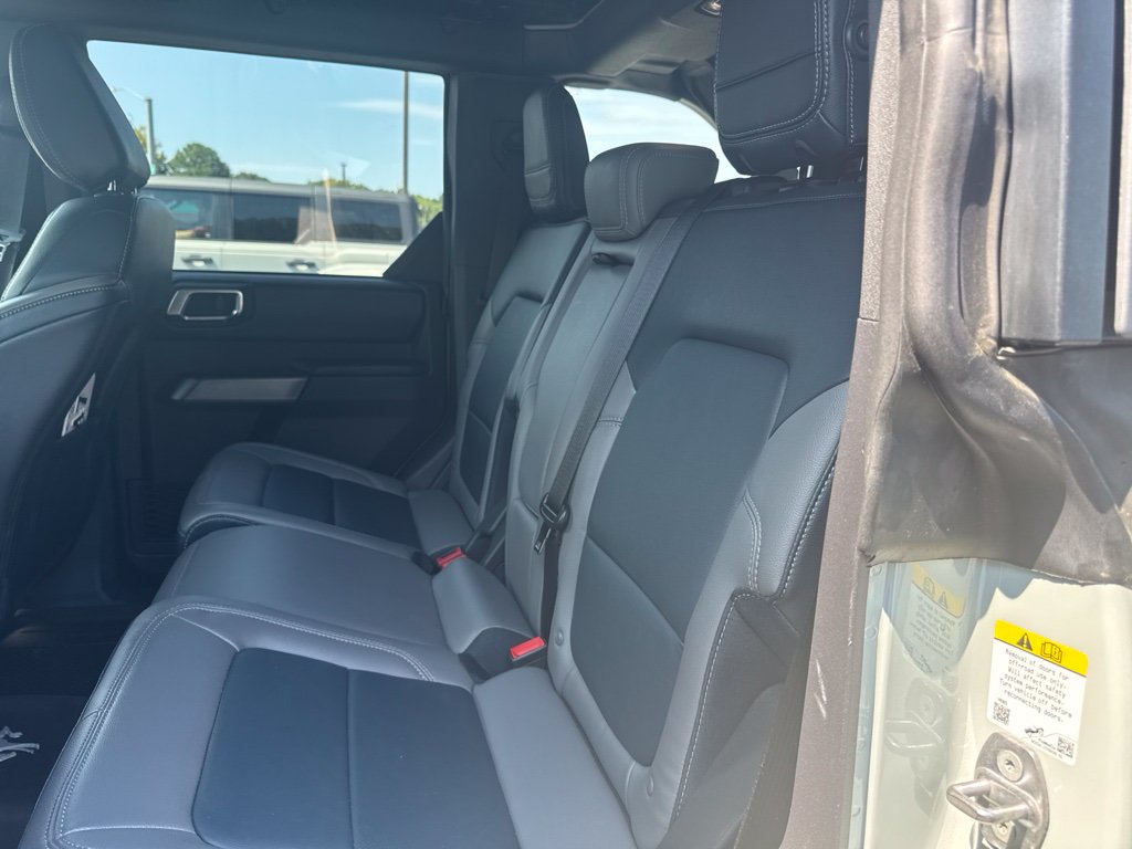 Used 2022 Green Ford Outer Banks image 18