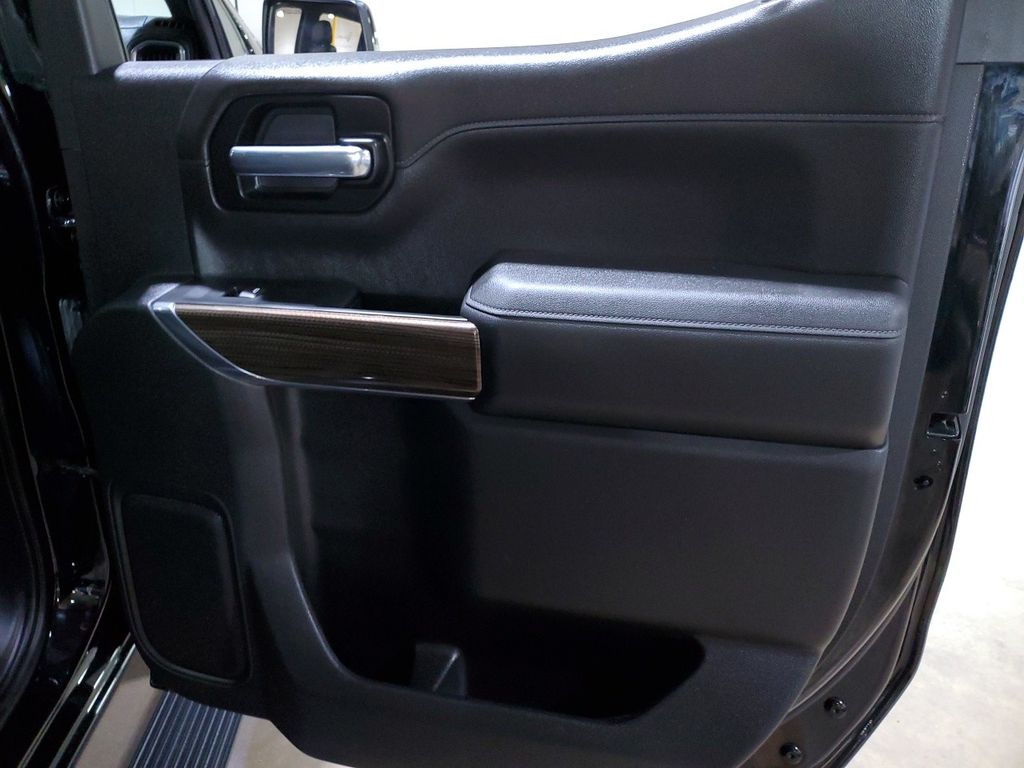 2021 Chevrolet Silverado 1500 RST photo