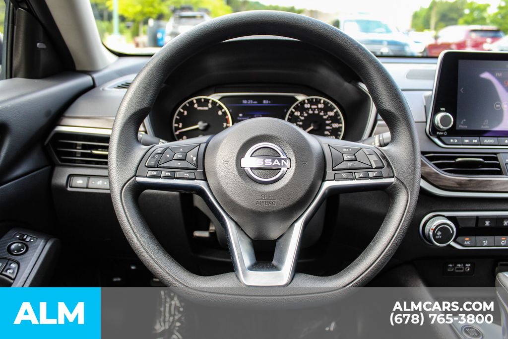 Used 2025 Black Nissan 2.5 SV image 24