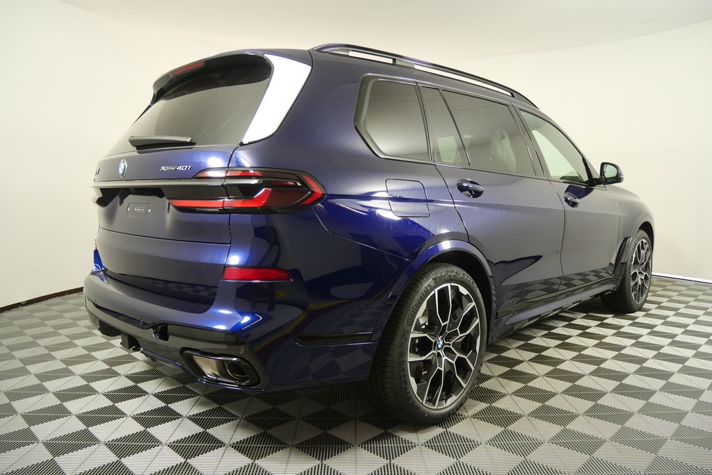 Thumbnail: 2026 BMW X7 - 3