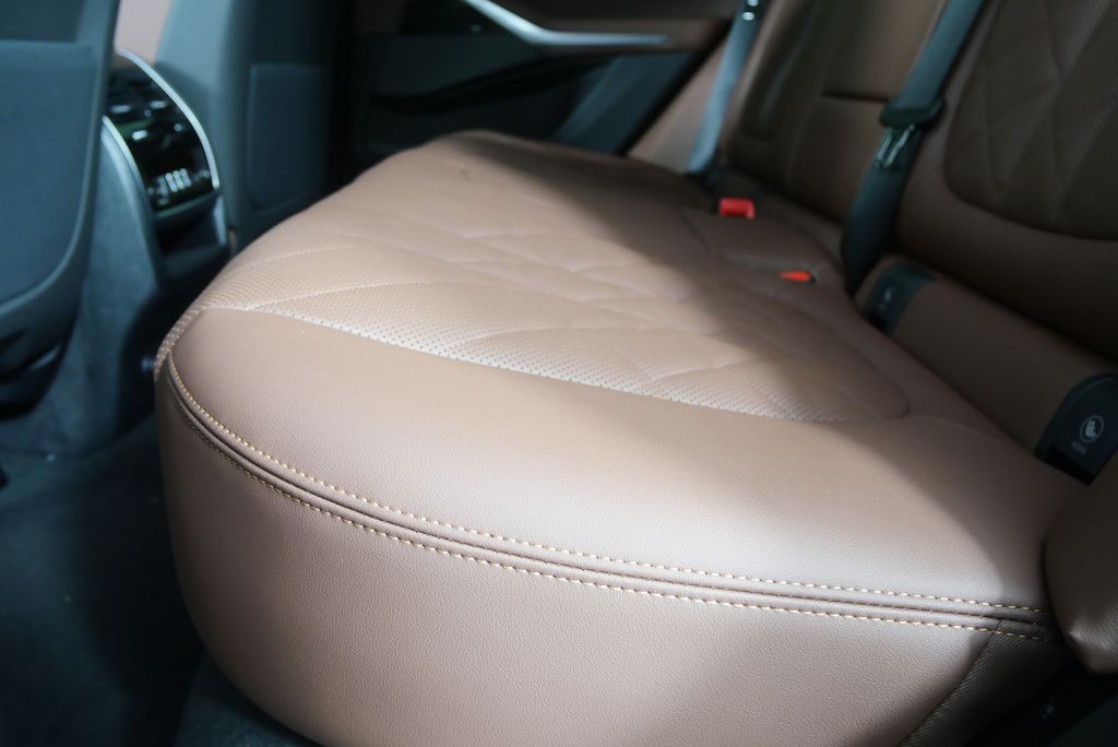 Thumbnail: 2026 BMW X5 - 14