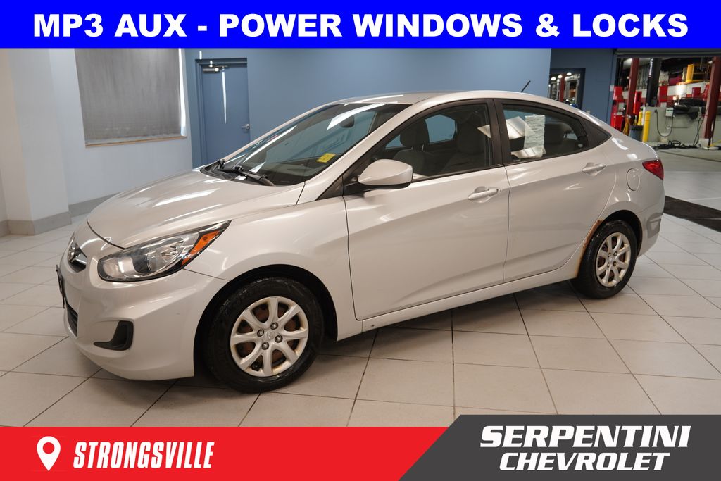 2013 Hyundai Accent GLS Sedan FWD