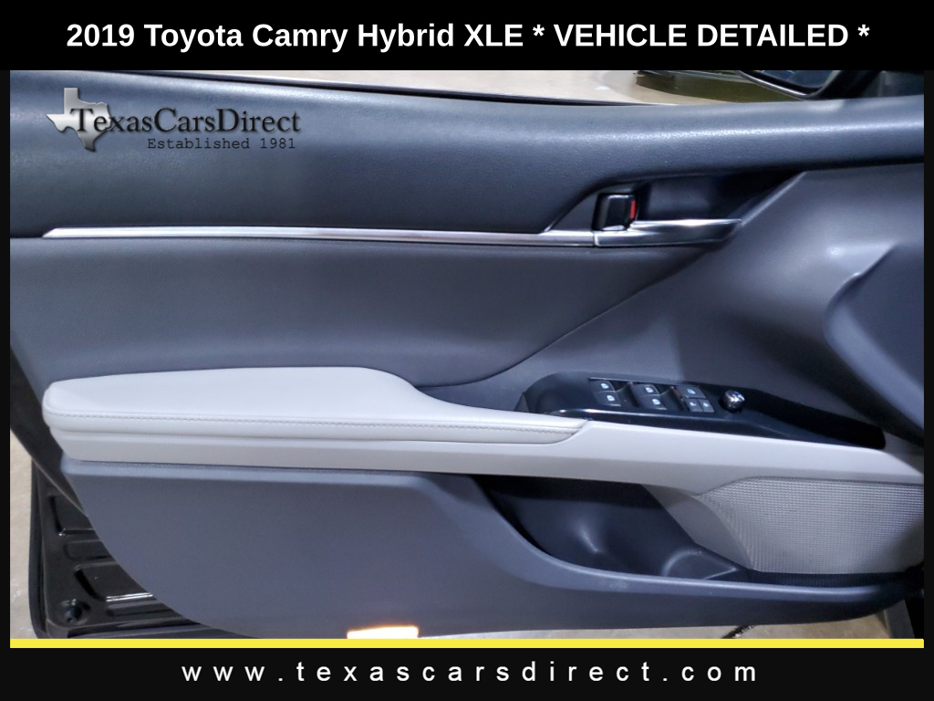 2019 Toyota Camry Hybrid XLE 9