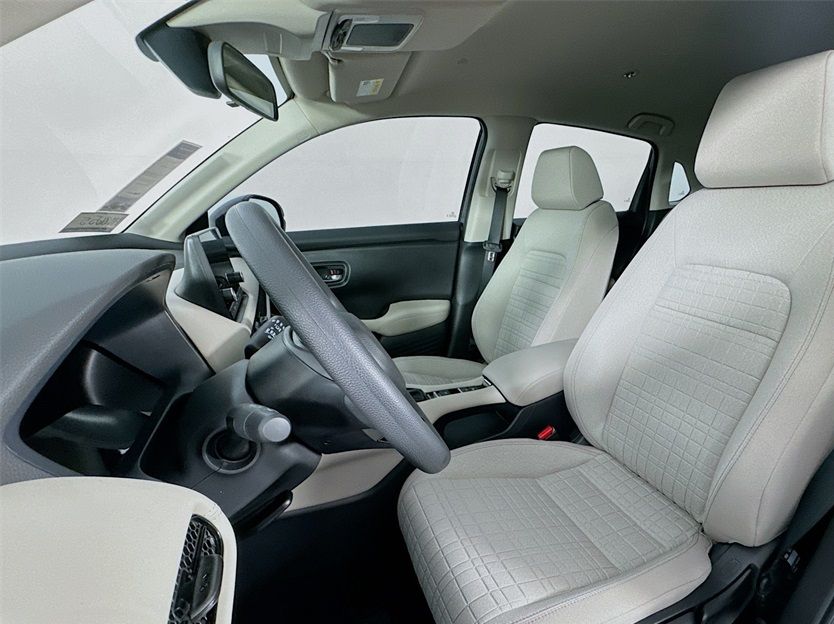 2025 Honda HR-V LX photo