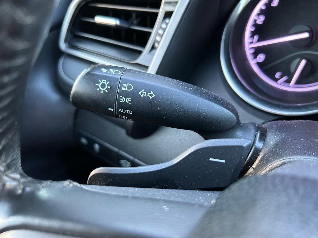 2020 Toyota Camry SE 22