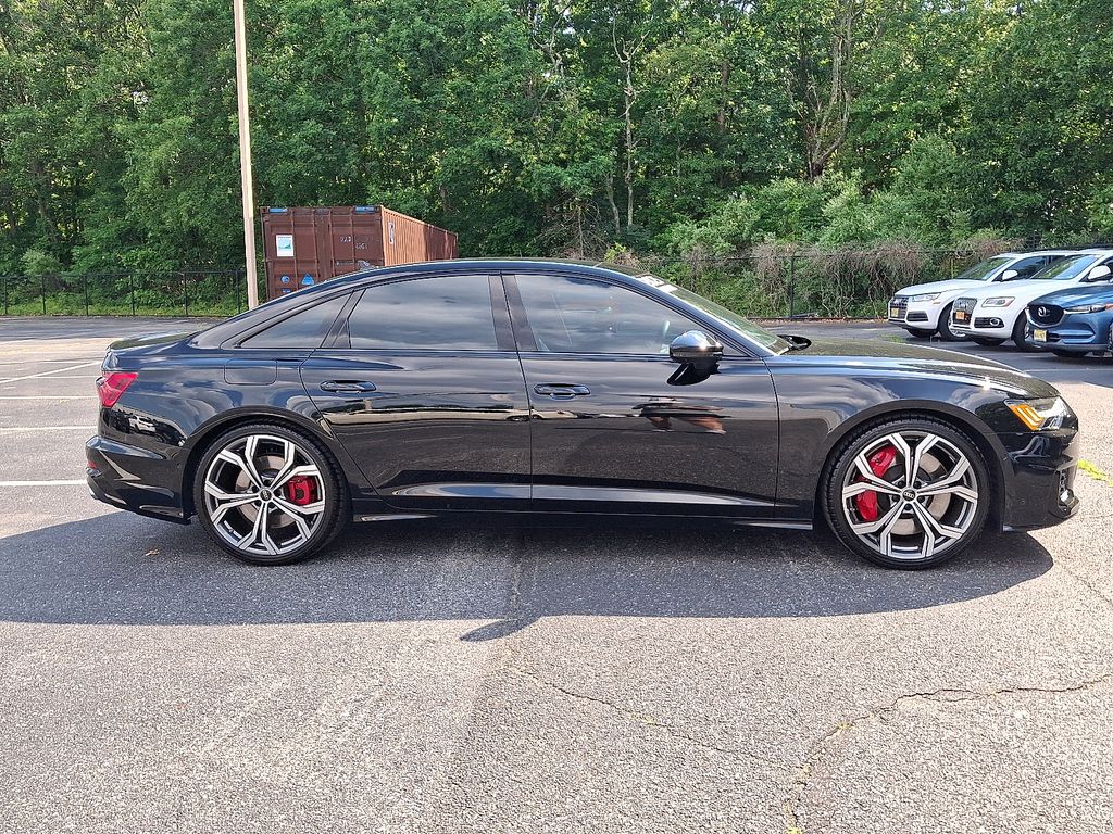 Thumbnail: 2025 Audi S6 - 7
