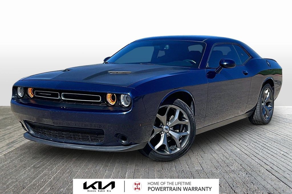 2017 Dodge Challenger SXT RWD