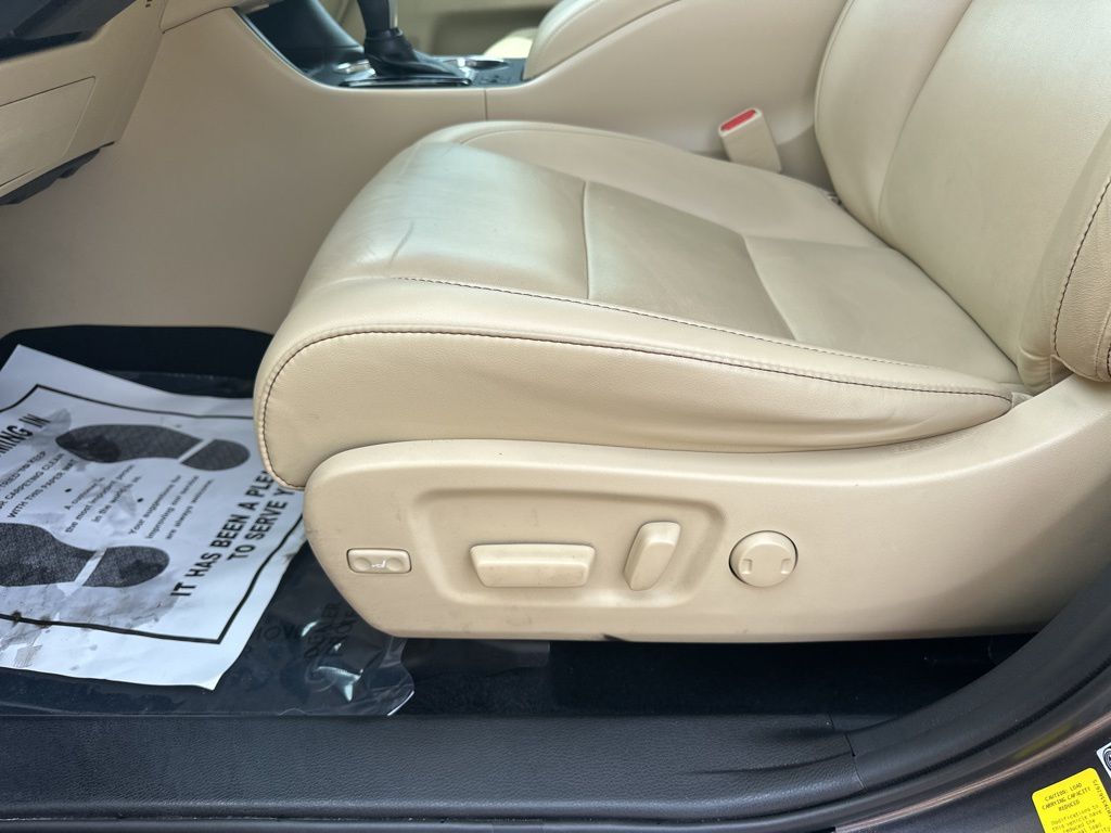 2019 Predawn Gray Mica Toyota Highlander XLE FWD SUV