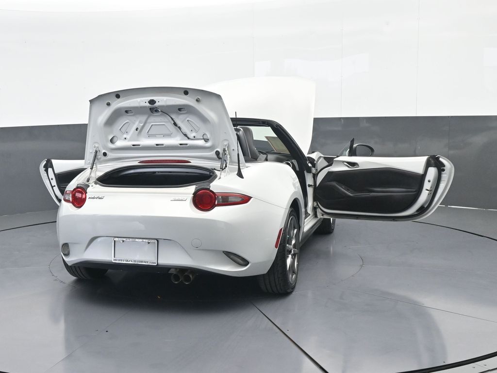 Used 2016 Ceramic Metallic Mazda Grand Touring image 69