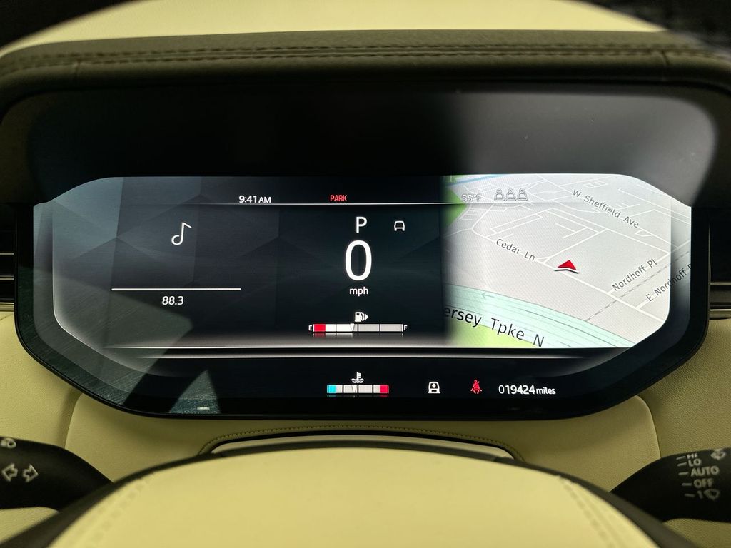 Thumbnail: 2023 Land Rover Range Rover - 27