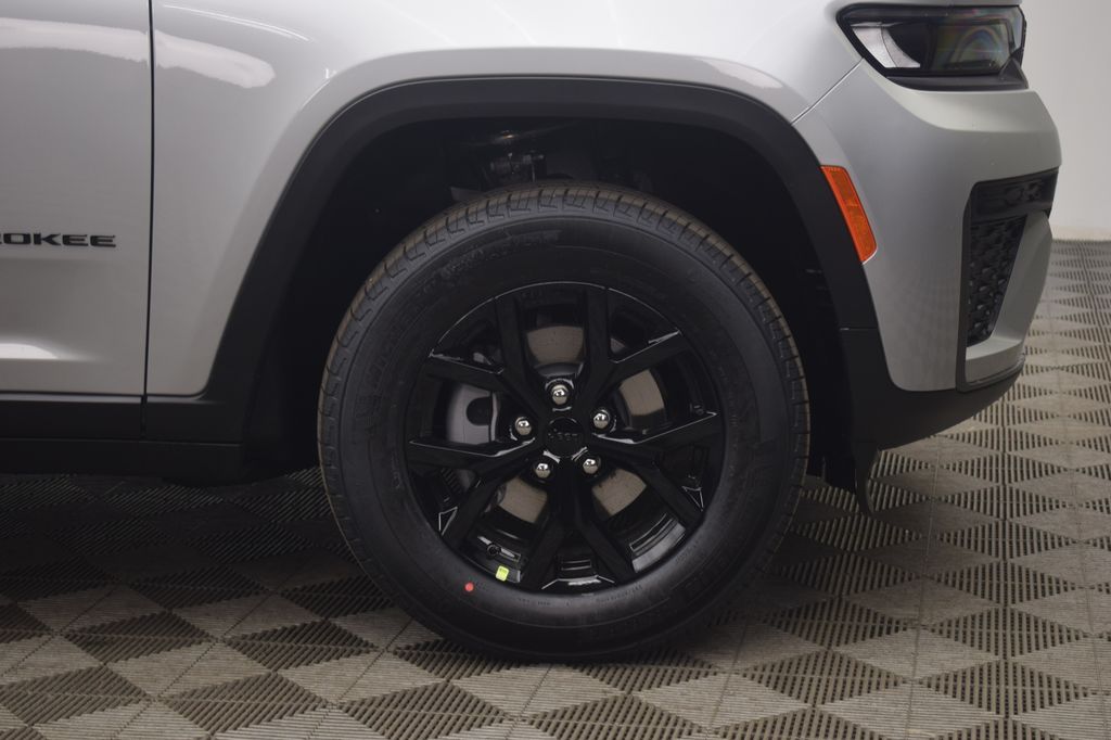 new 2026 Jeep Grand Cherokee car, priced at $46,442