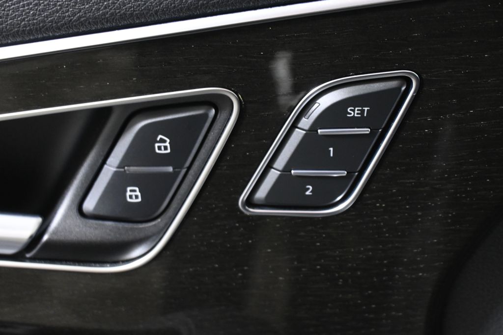 Thumbnail: 2023 Audi Q7 - 27