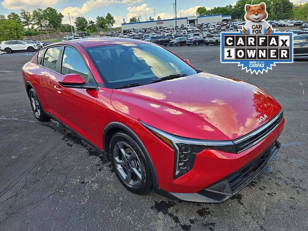 Currant Red 2025 Kia K4 Sedan Front-Wheel Drive Continuously Variable Transmission