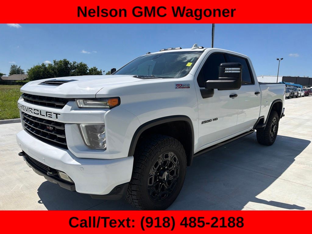 Summit White 2022 Chevrolet Silverado 2500HD Pickup Truck Four-Wheel Drive Automatic