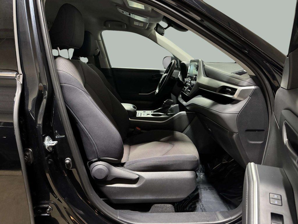 Used 2021 Midnight Black Metallic Toyota LE image 27