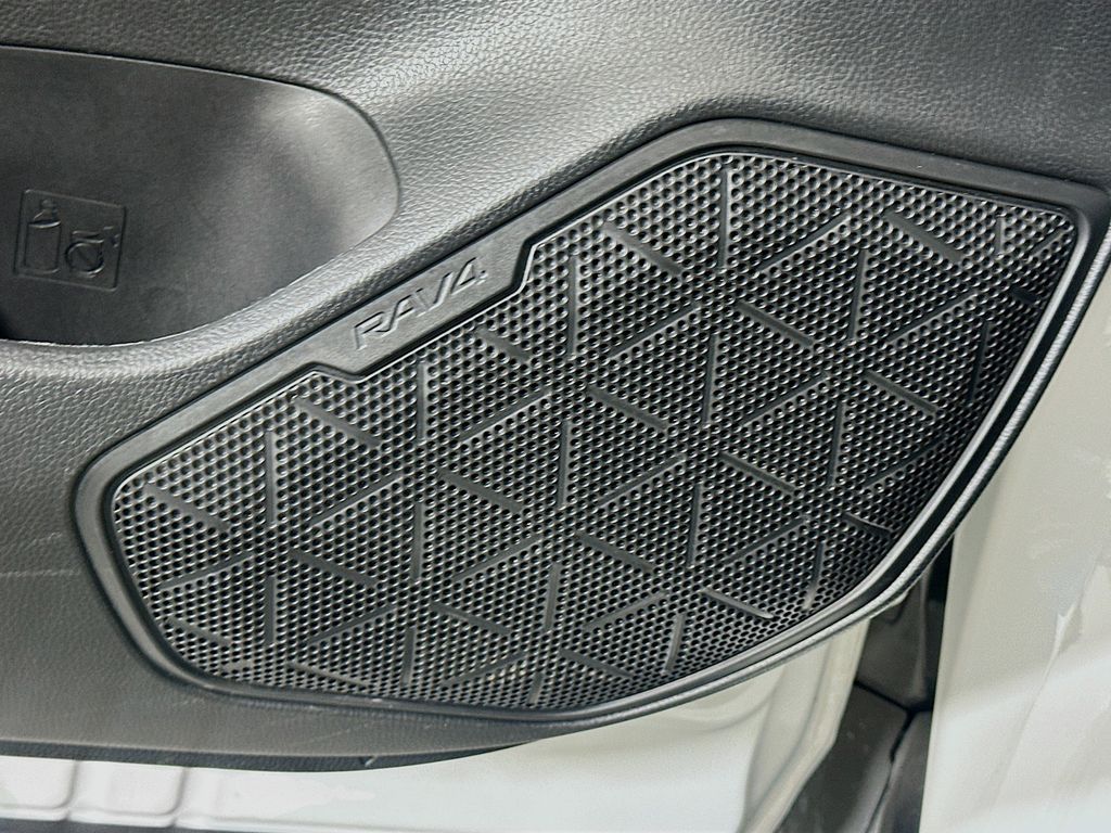 Thumbnail: 2024 Toyota RAV4 - 19