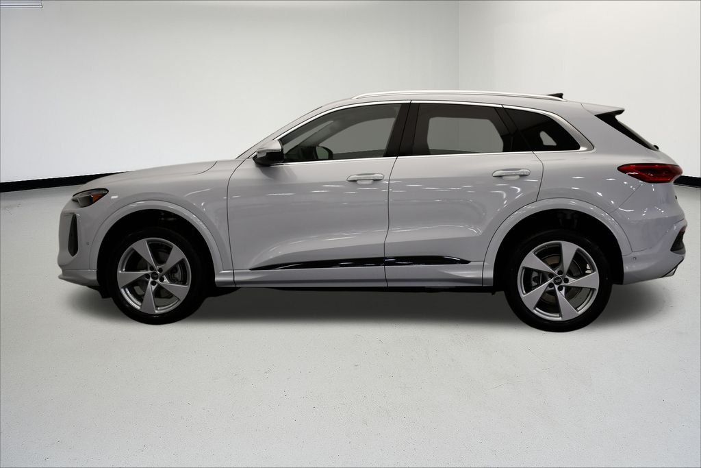 Thumbnail: 2025 Audi Q5 - 2