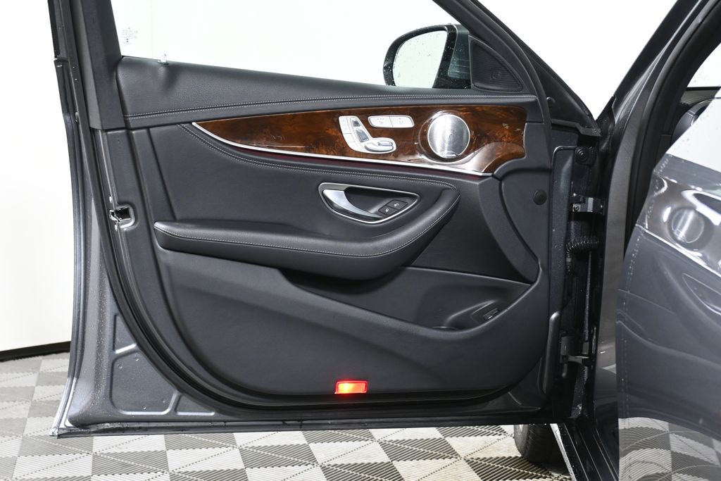 2017 Mercedes-Benz E-Class E 300 29