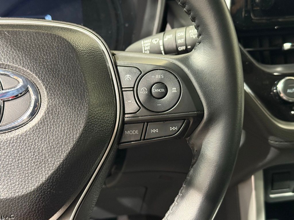 Thumbnail: 2025 Toyota Corolla Cross - 24