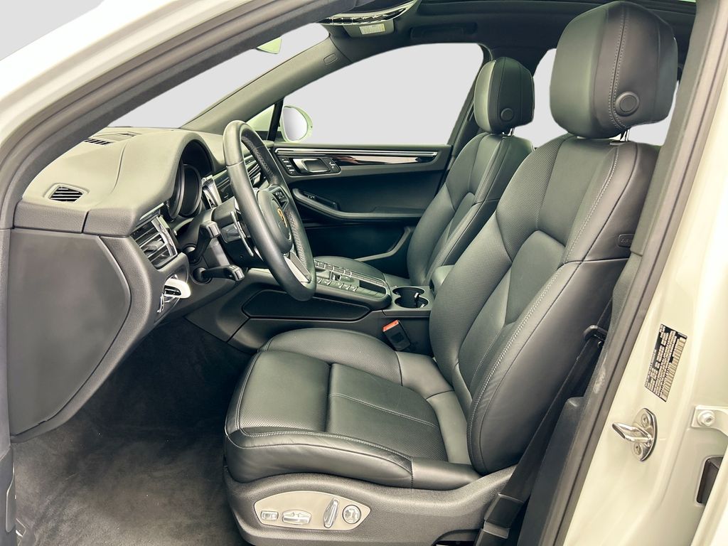 Thumbnail: 2020 Porsche Macan - 5