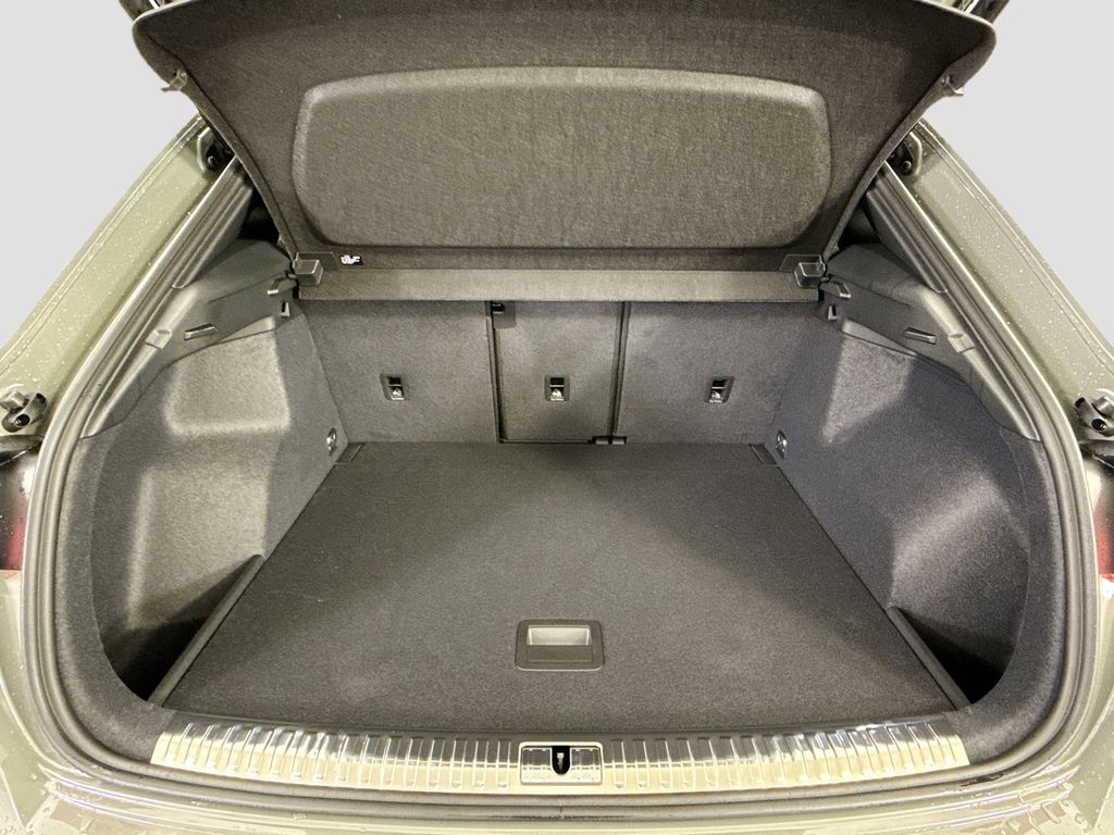 Thumbnail: 2025 Audi Q3 - 26