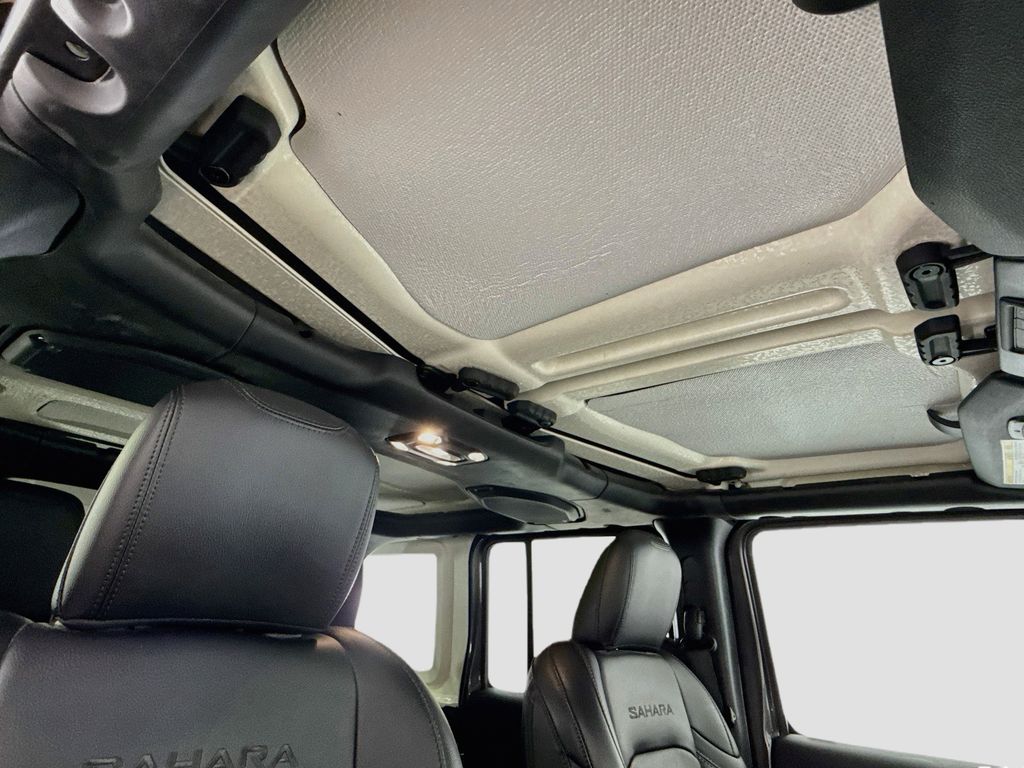 Thumbnail: 2020 Jeep Wrangler - 17