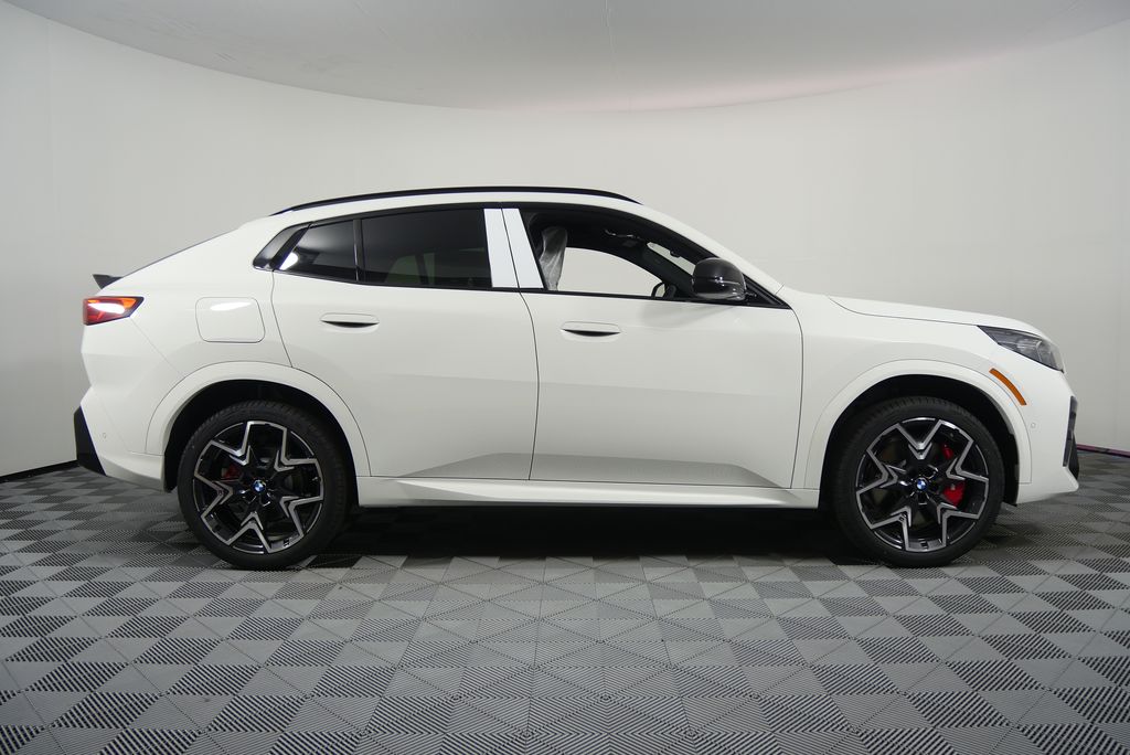 Thumbnail: 2025 BMW X2 - 2