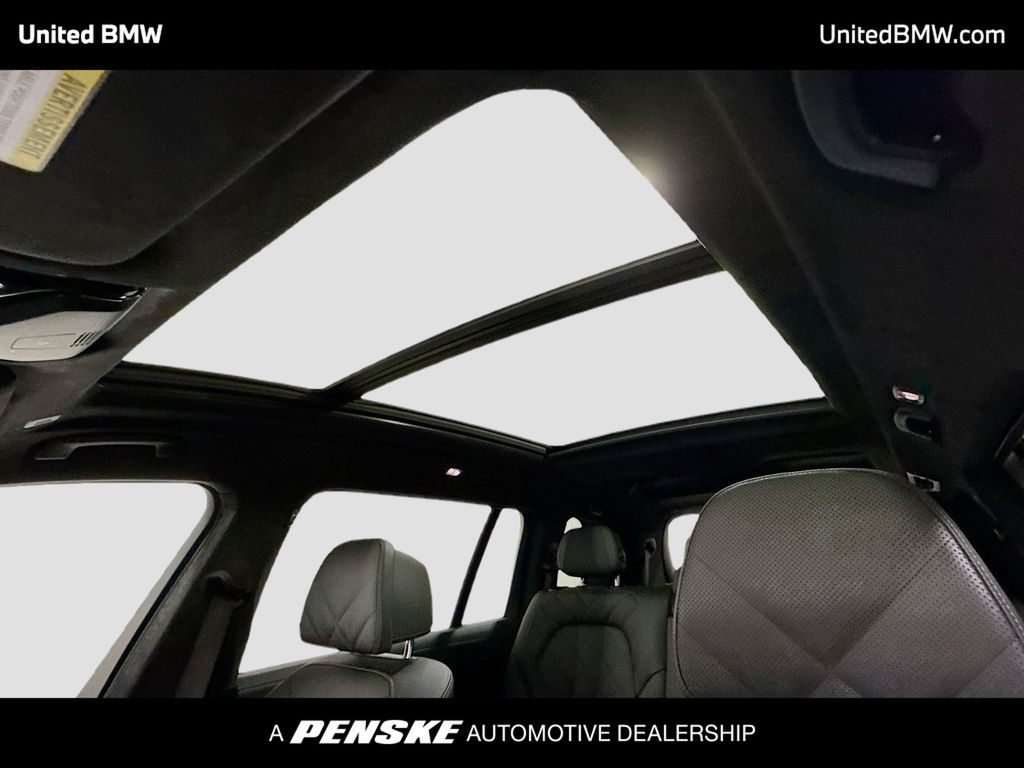 Thumbnail: 2025 BMW X7 - 12