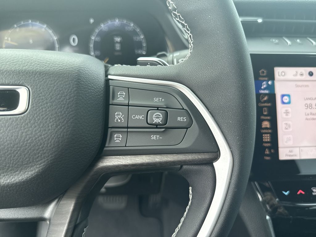 2026 Jeep Grand Cherokee Altitude White at Mac Haik CDJR North Houston