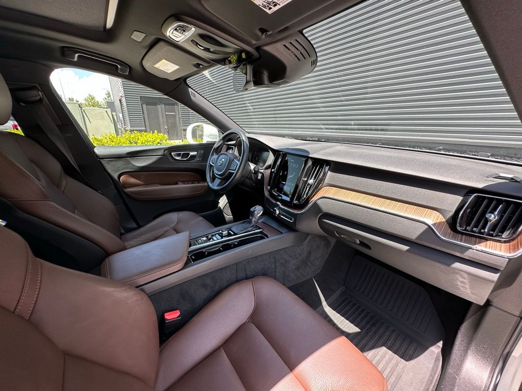 Thumbnail: 2021 Volvo XC60 - 29