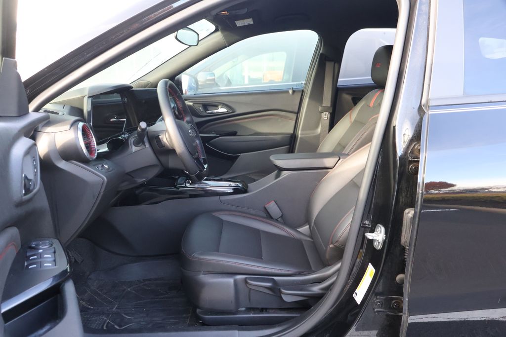 Thumbnail: 2024 Chevrolet Trax - 12