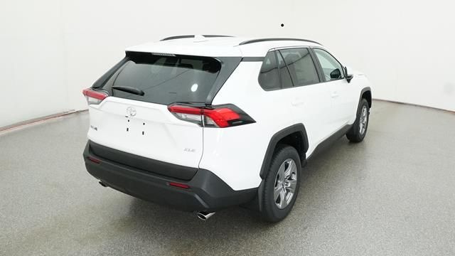 2024 Toyota RAV4 XLE 3