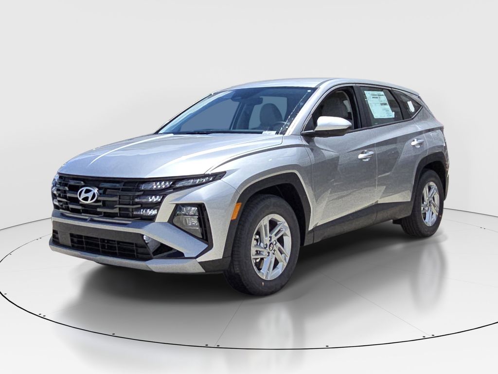Shimmering Silver 2026 Hyundai Tucson SE FWD SUV / Crossover Front-Wheel Drive 8-Speed Automatic