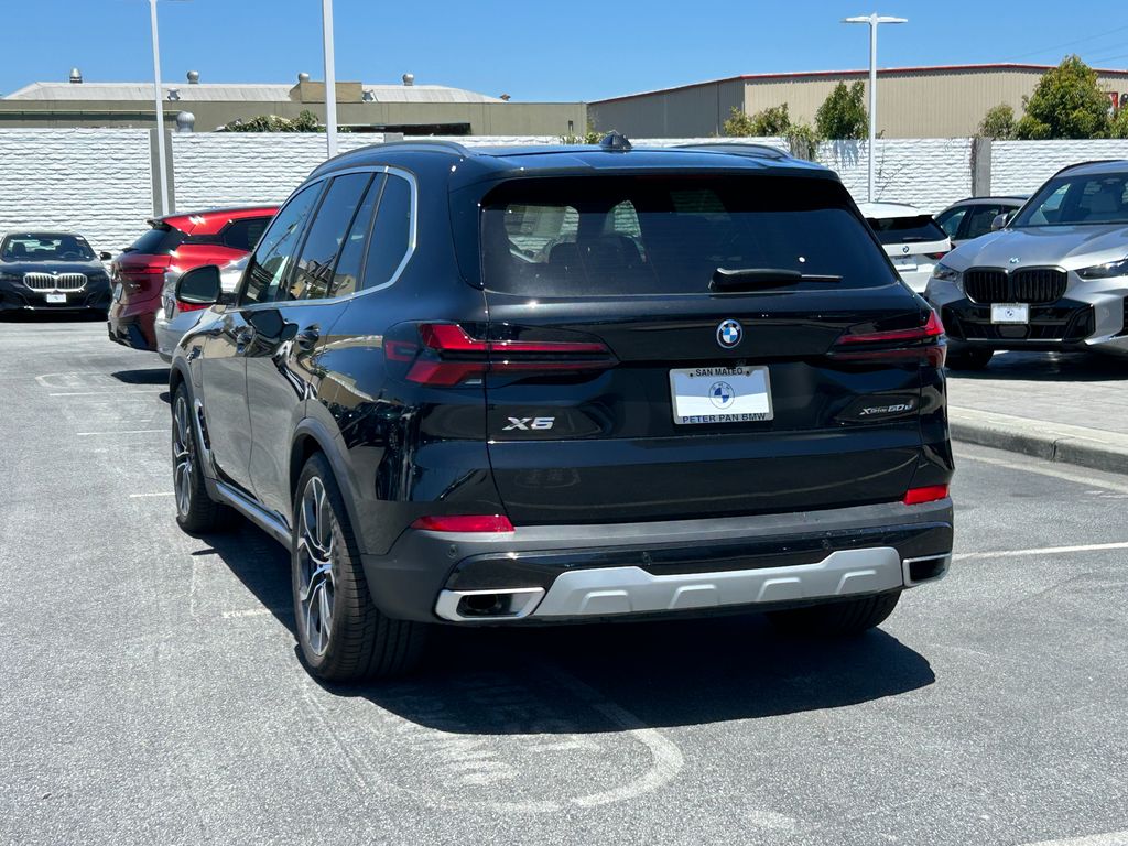Thumbnail: 2026 BMW X5 - 3
