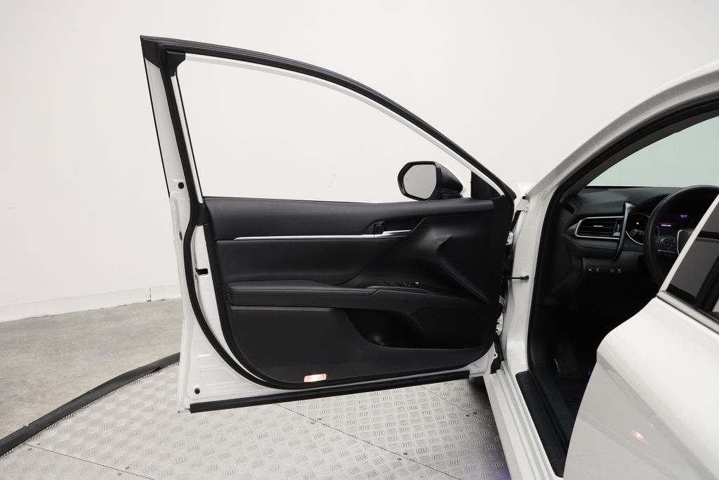 2023 Toyota Camry XLE 16