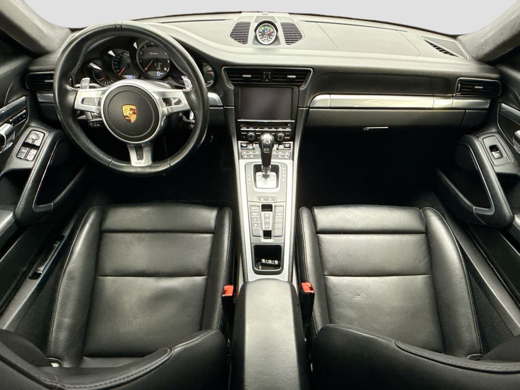 Thumbnail: 2016 Porsche 911 - 16