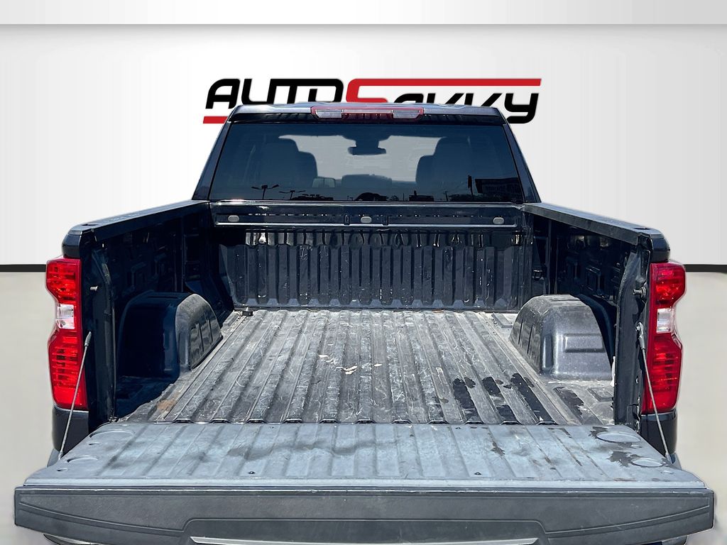 Used 2022 Gray Chevrolet LT image 25