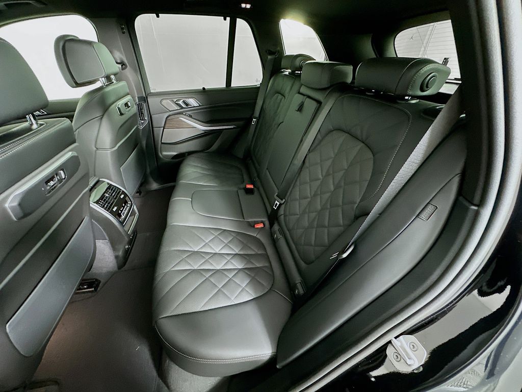 Thumbnail: 2026 BMW X5 - 17