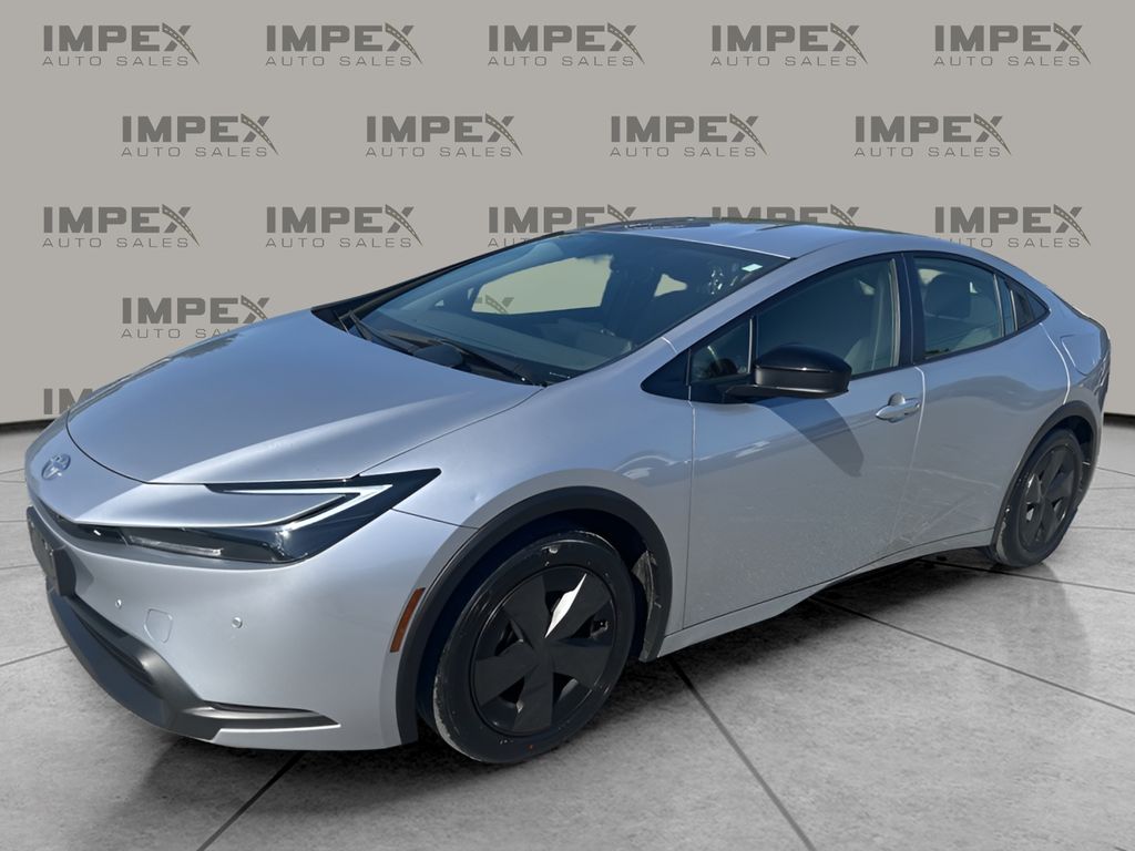 2024 Toyota Prius LE's photo