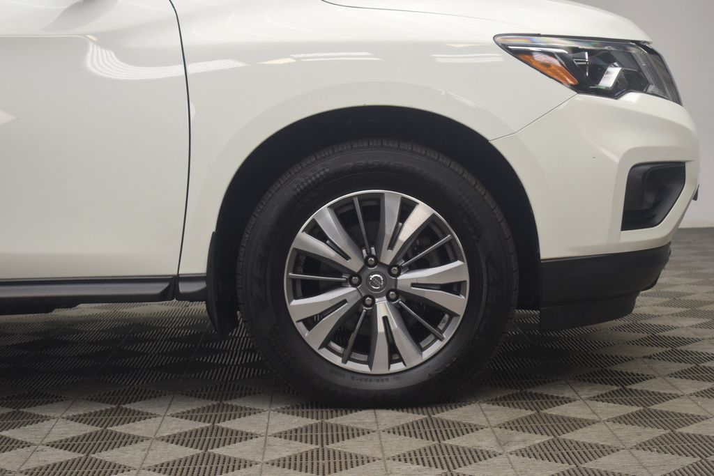 used 2020 Nissan Pathfinder car, priced at $18,095