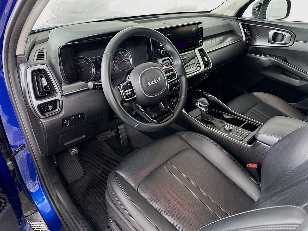 Thumbnail: 2022 Kia Sorento - 9