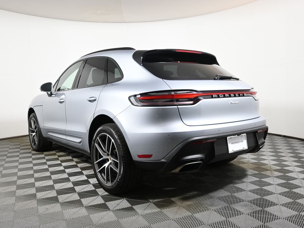 Thumbnail: 2024 Porsche Macan - 3