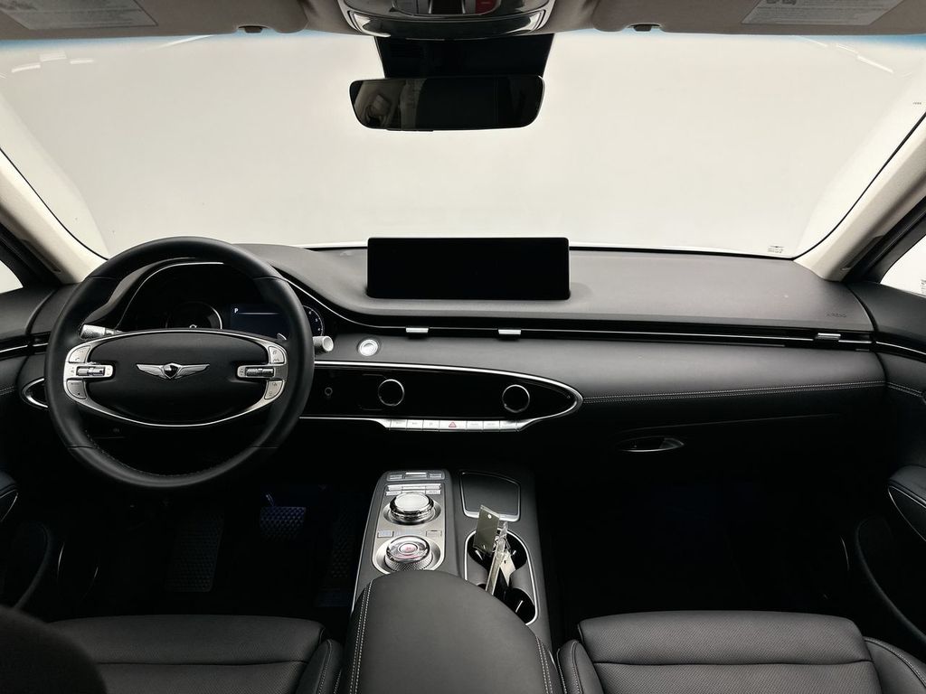 Thumbnail: 2023 Genesis GV70 - 8
