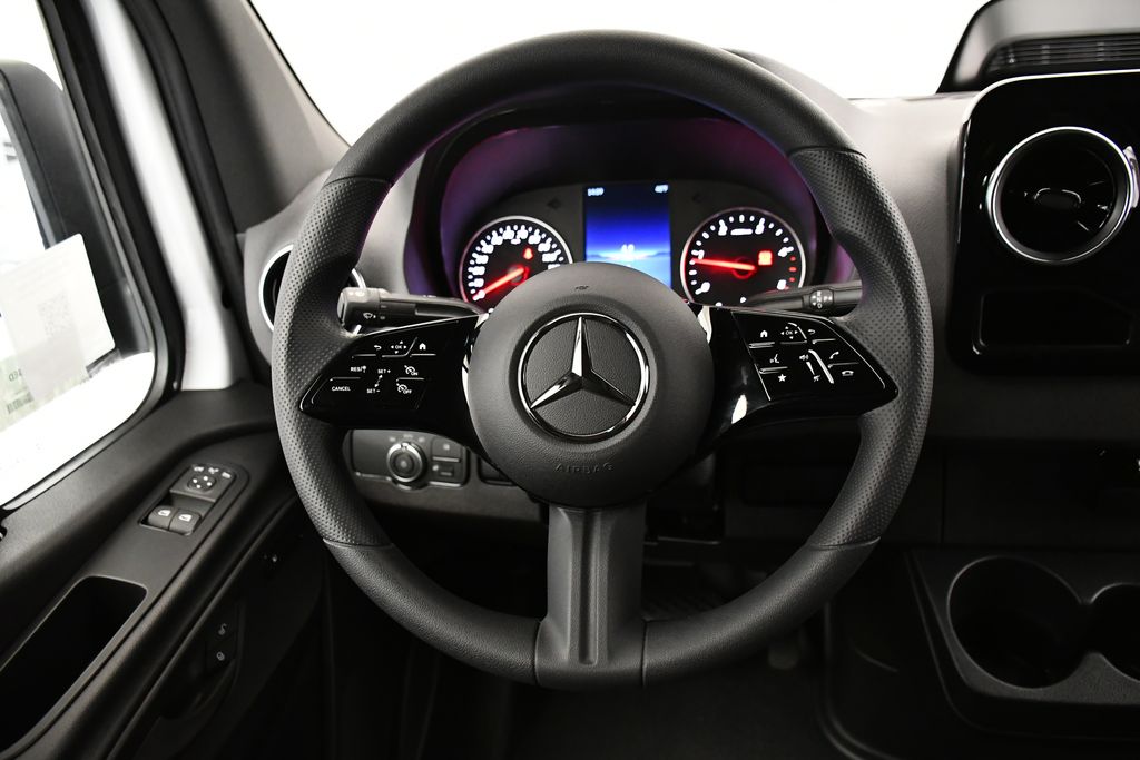 Thumbnail: 2026 Mercedes-Benz Sprinter - 12