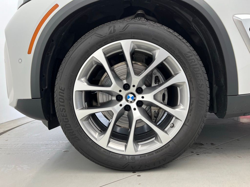 Thumbnail: 2025 BMW X5 - 23