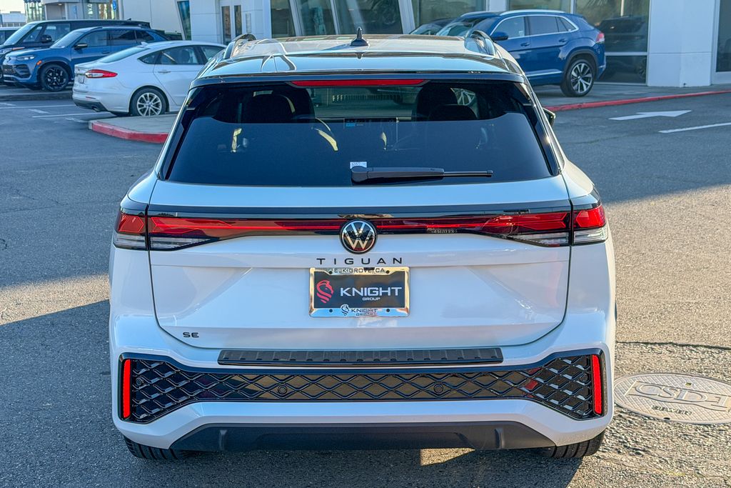 New 2026 White Volkswagen 2.0T SE R-Line Black image 9