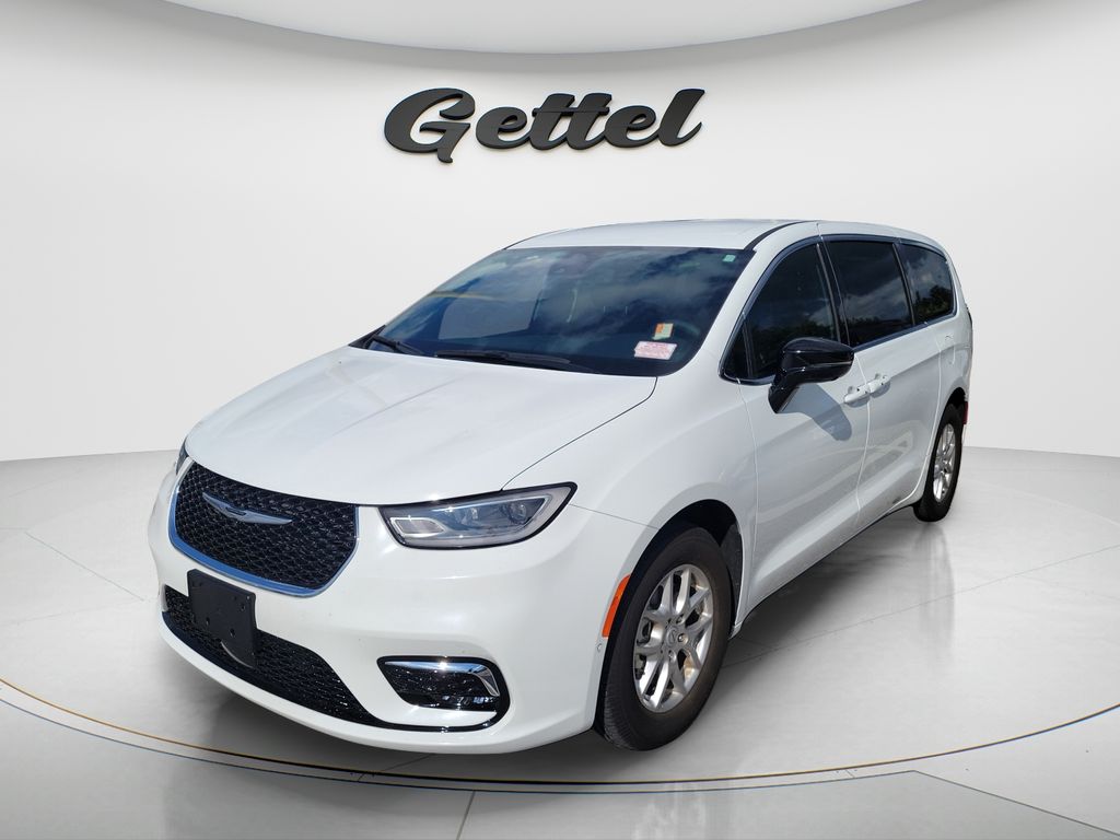 Bright White Clearcoat 2026 Chrysler Pacifica Minivan Front-Wheel Drive 9-Speed Automatic