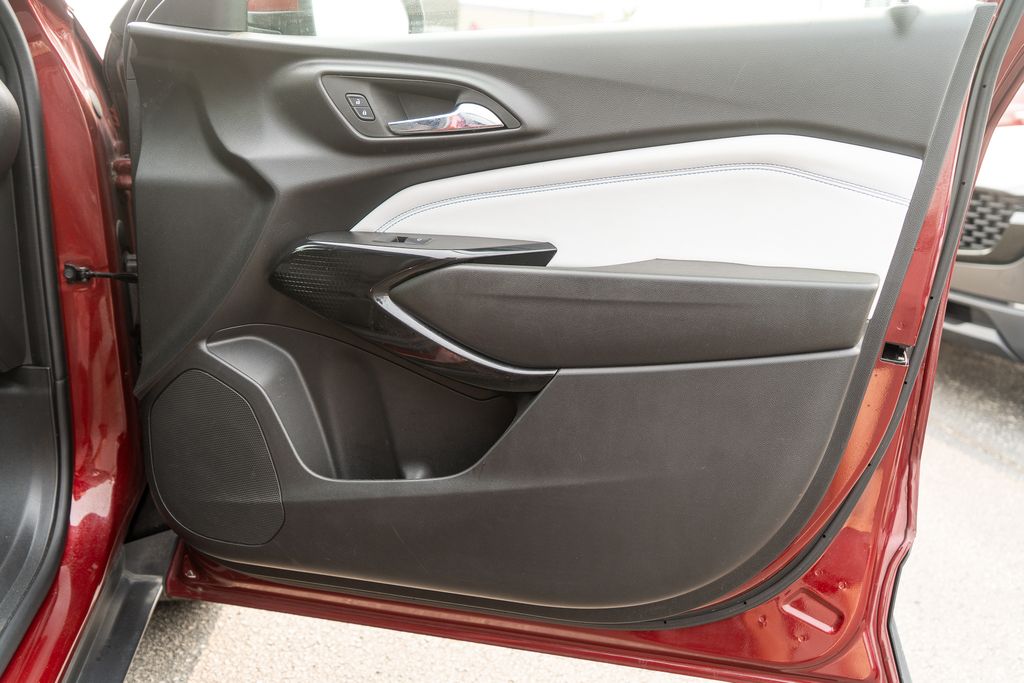 2024 Crimson Metallic Chevrolet Trax LT FWD SUV